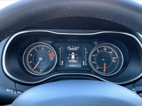 Certified 2020 Jeep Cherokee Latitude Plus image 9