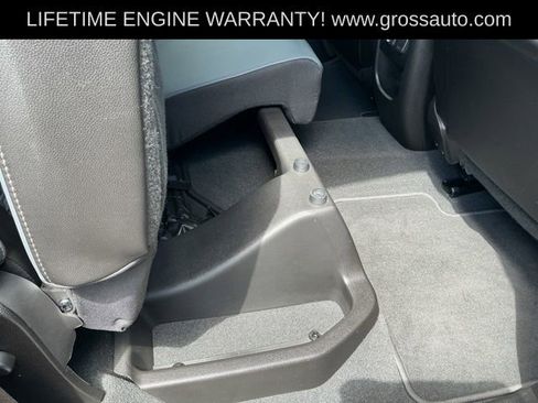 Used 2022 Chevrolet Colorado Z71 AWD/4WD image 27