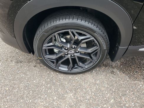 New 2026 Nissan Kicks SR image 5