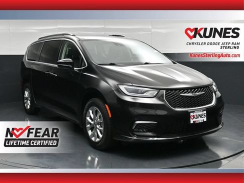 Certified 2022 Chrysler Pacifica Touring-L AWD/4WD image 1