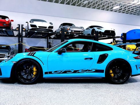 Used 2019 Porsche 911 GT3 RS RWD image 2