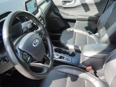 Certified 2022 Ford Escape Titanium FWD image 19
