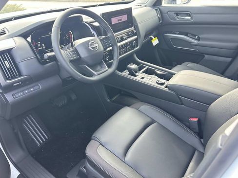 New 2026 Nissan Pathfinder SL w/ SL Premium Package AWD/4WD image 12