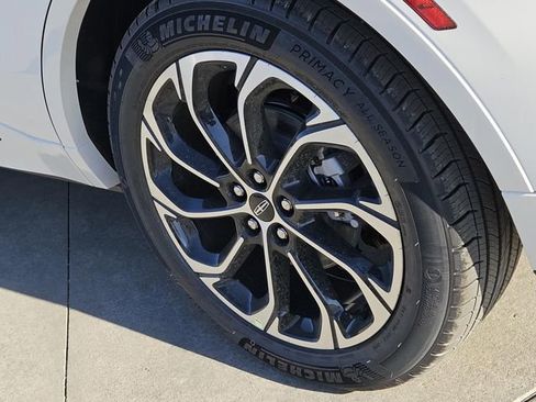 New 2026 Lincoln Nautilus Reserve image 8