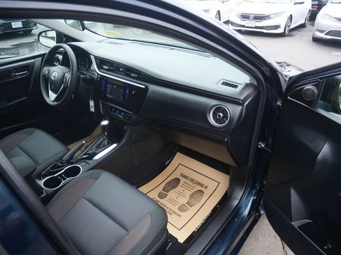 Used 2019 Toyota Corolla LE image 16