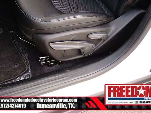 New 2026 Jeep Compass Latitude image 37