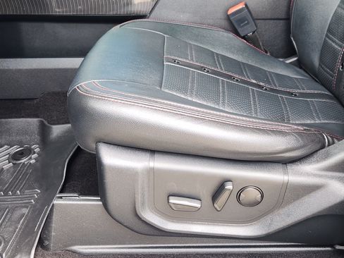 Used 2019 Ford F150 Lariat w/ Equipment Group 502A Luxury AWD/4WD image 24