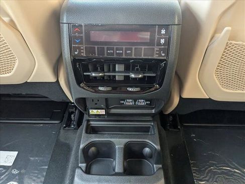 New 2025 Jeep Grand Cherokee L Limited image 17