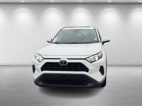 Used 2022 Toyota RAV4 XLE image 1