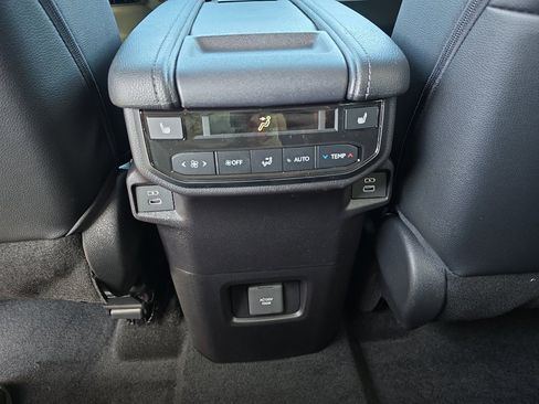 New 2025 Toyota Grand Highlander FWD image 19