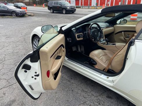 Used 2014 Maserati GranTurismo Convertible image 9