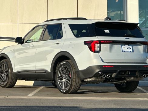 New 2026 Ford Explorer ST image 5
