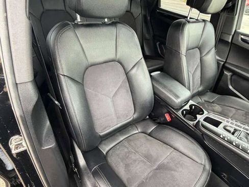Used 2020 Porsche Macan AWD/4WD image 20