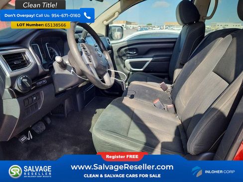 Used 2018 Nissan Titan SV AWD/4WD image 9
