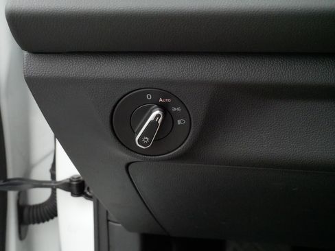Certified 2025 Volkswagen Jetta S FWD image 27