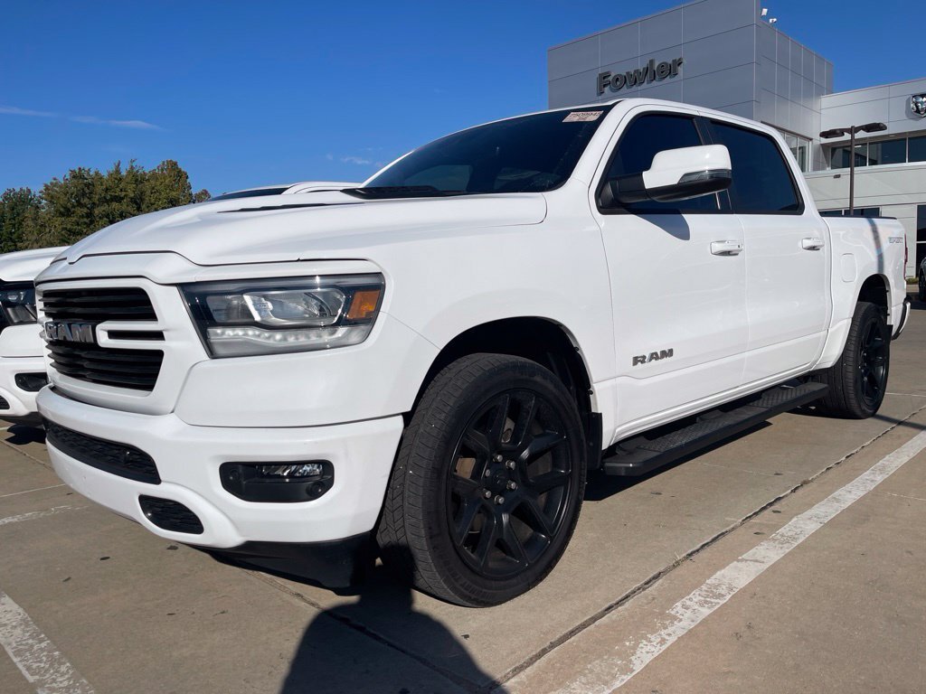 Used 2023 RAM 1500 Laramie AWD/4WD image 1