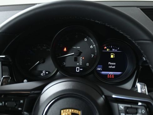 Used 2026 Porsche Macan AWD/4WD image 20