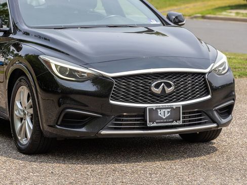 Used 2017 INFINITI QX30 w/ Cargo Package image 6