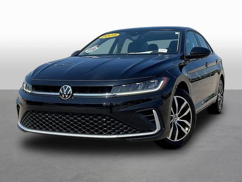Used 2025 Volkswagen Jetta SE FWD image 3