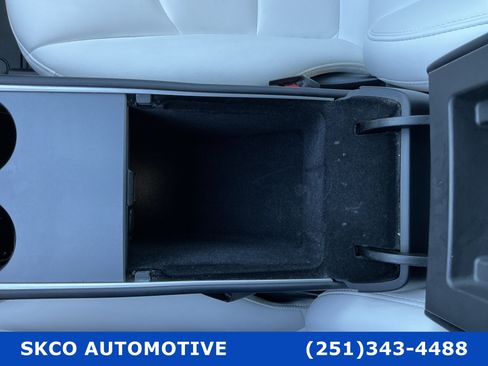 Used 2022 Tesla Model Y Performance AWD/4WD image 25
