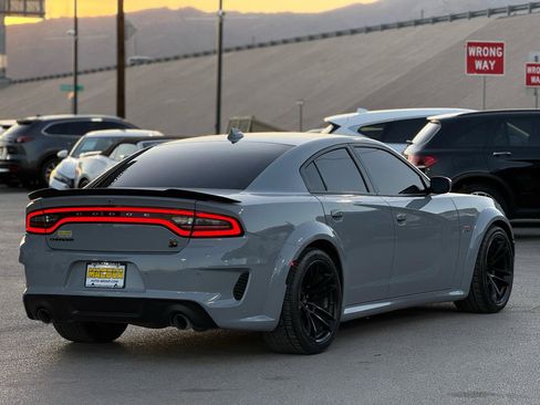 Used 2022 Dodge Charger Scat Pack RWD image 7
