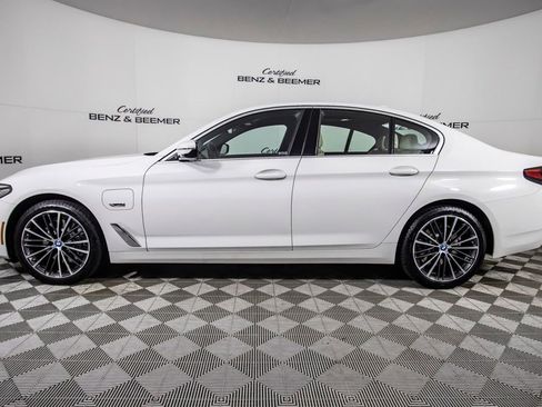Used 2023 BMW 530e w/ Premium Package image 10