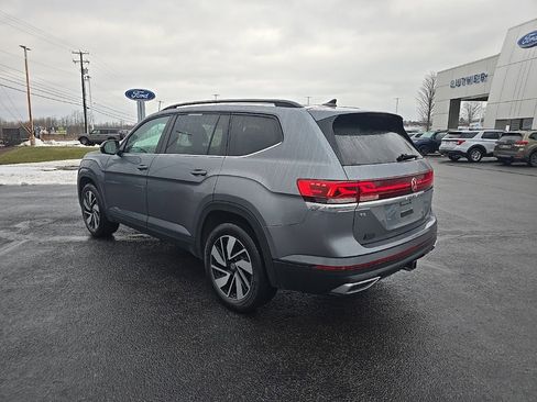Used 2024 Volkswagen Atlas SE image 11
