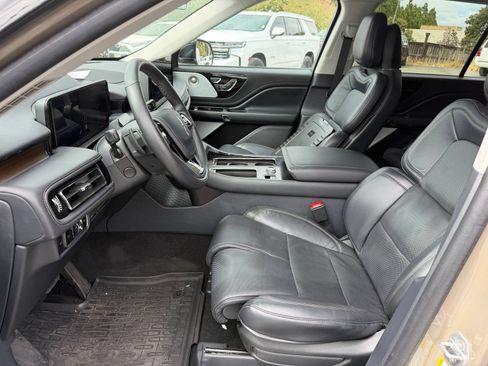 Used 2025 Lincoln Aviator Reserve w/ Equipment Group 201A AWD/4WD image 10