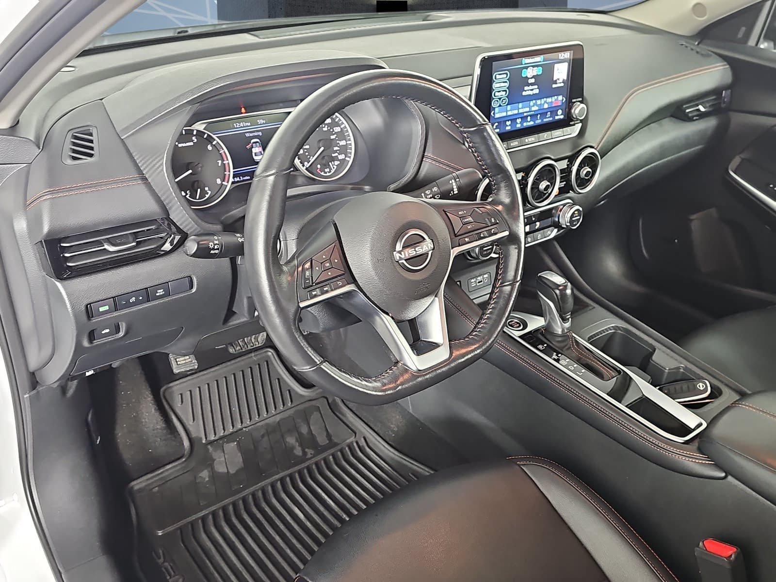 Used 2025 Nissan Sentra SR w/ SR Premium Package FWD image 13