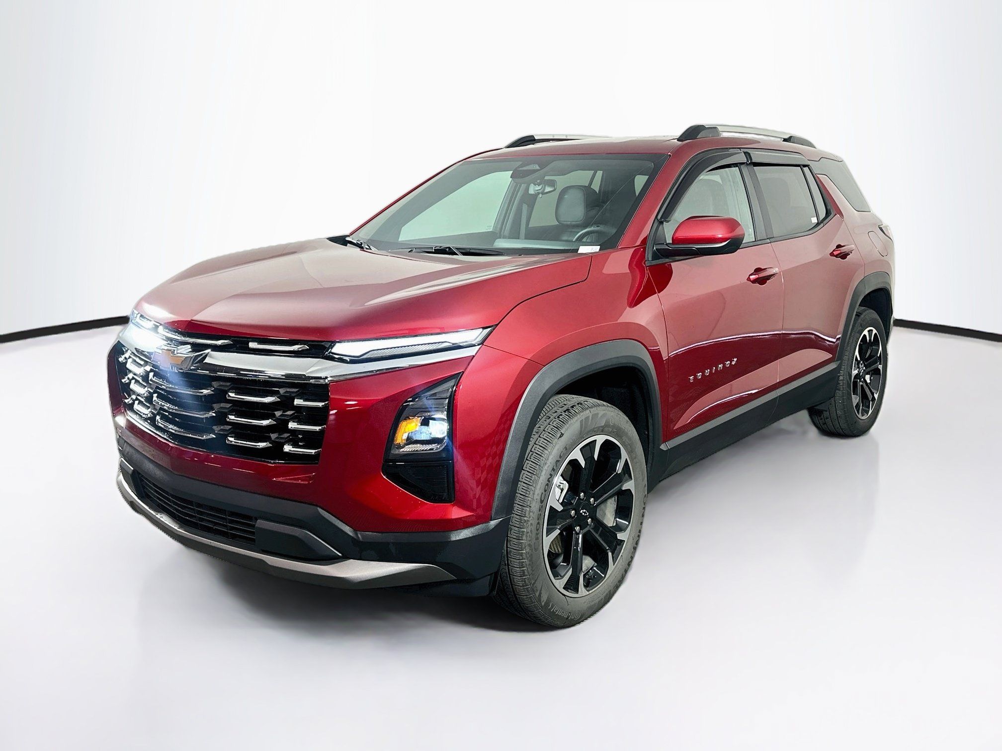 Used 2025 Chevrolet Equinox LT w/ Convenience Package II FWD image 3