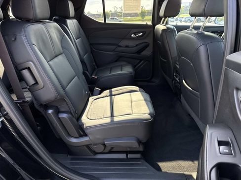 Used 2023 Chevrolet Traverse RS AWD/4WD image 21