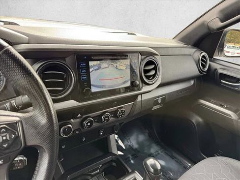 Used 2017 Toyota Tacoma TRD Off-Road w/ Tow Package (A/T) image 14