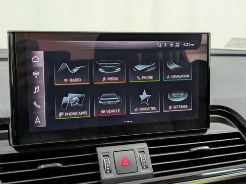 Used 2023 Audi Q5 e Premium Plus w/ Premium Plus Package image 38