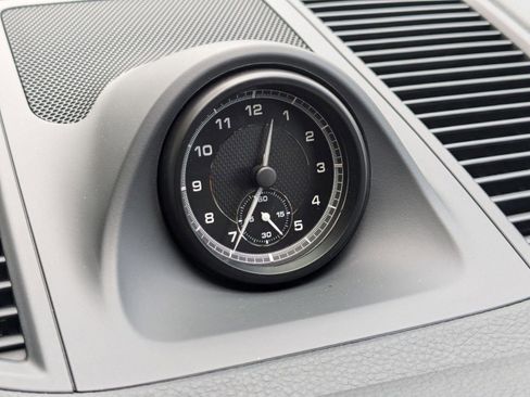 Certified 2025 Porsche Macan image 21