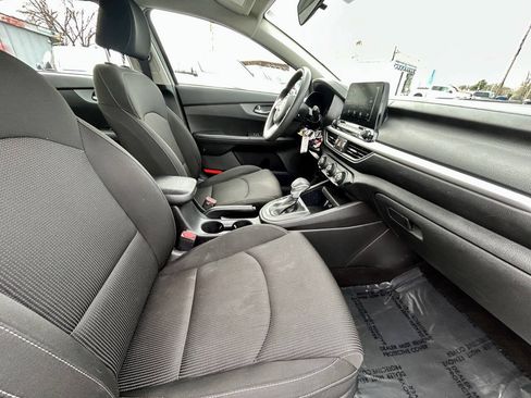 Used 2021 Kia Forte LXS FWD image 16