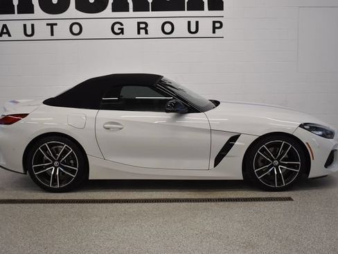 Used 2022 BMW Z4 sDrive30i w/ Premium Package 2 RWD image 2