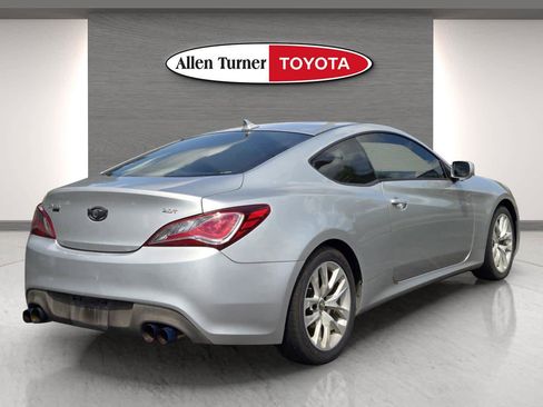 Used 2013 Hyundai Genesis 2.0T RWD image 6