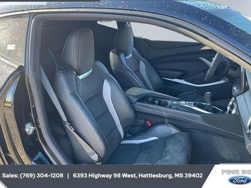 Used 2018 Chevrolet Camaro SS image 6