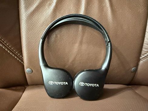 Used 2017 Toyota Sienna Limited Premium image 23