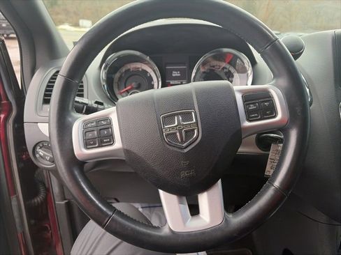Used 2018 Dodge Grand Caravan GT FWD image 19
