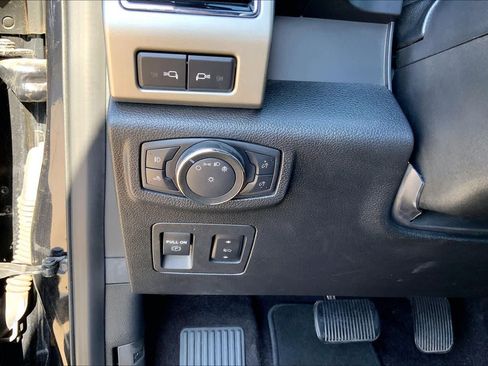 Used 2020 Ford F150 Lariat w/ Equipment Group 502A Luxury AWD/4WD image 31