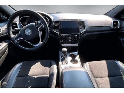 Used 2022 Jeep Grand Cherokee Laredo X AWD/4WD image 7