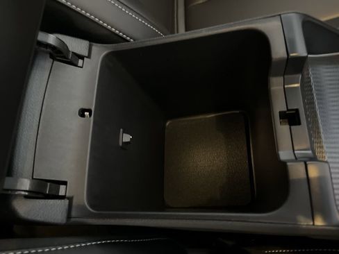 New 2025 Jeep Grand Cherokee Limited w/ Black Appearance Package image 44