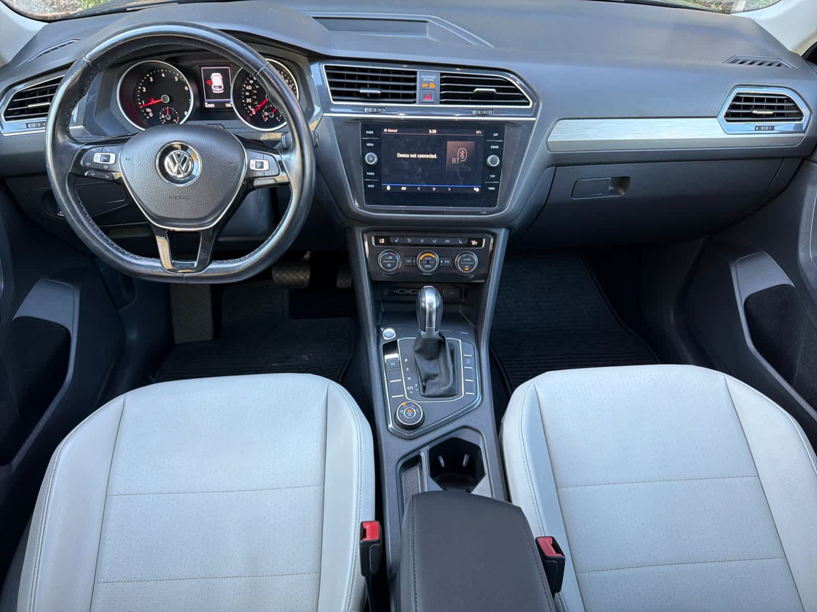 Used 2019 Volkswagen Tiguan SE w/ Panoramic Sunroof Package AWD/4WD image 10