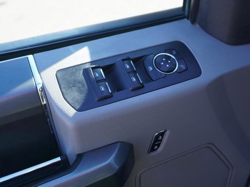 Used 2015 Ford F150 XLT w/ Equipment Group 302A Luxury image 9