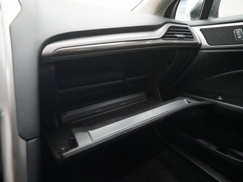 Used 2020 Ford Fusion SEL image 31