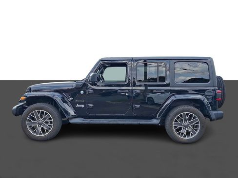 Used 2023 Jeep Wrangler Unlimited Sahara w/ Dual Top Group AWD/4WD image 4