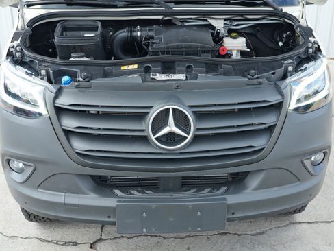 Used 2020 Mercedes-Benz Sprinter 2500 w/ Premium Plus Package image 8