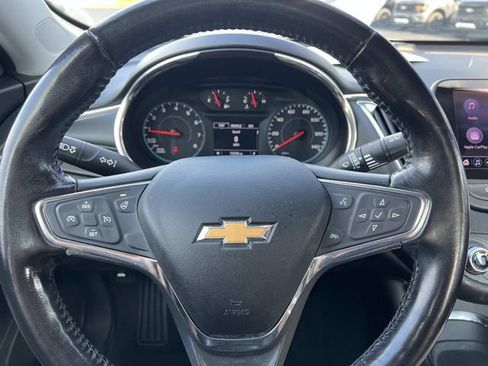 Used 2019 Chevrolet Malibu LT w/ Leather Package FWD image 16