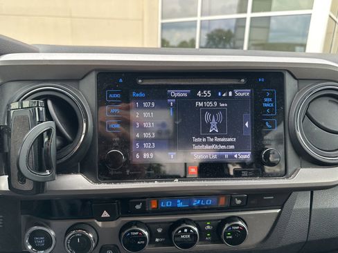 Used 2017 Toyota Tacoma Limited w/ Tow Package AWD/4WD image 14